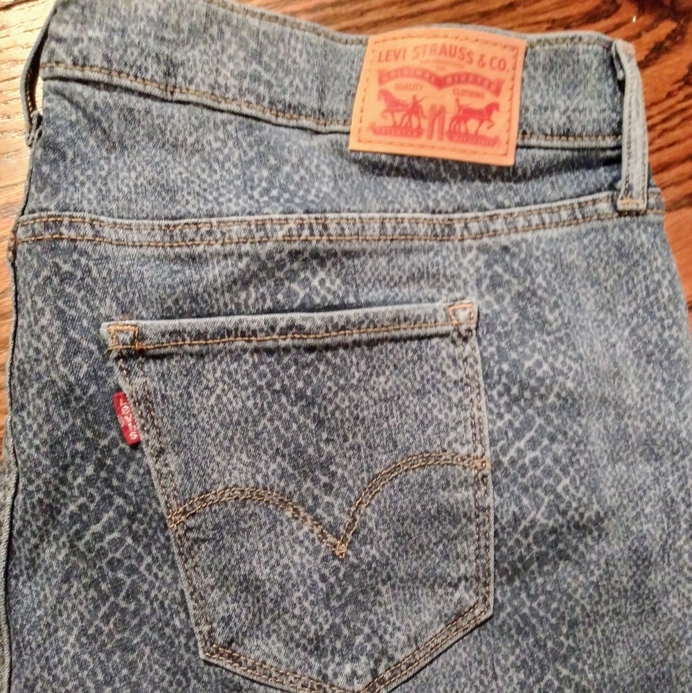 Levi's 711 Skinny